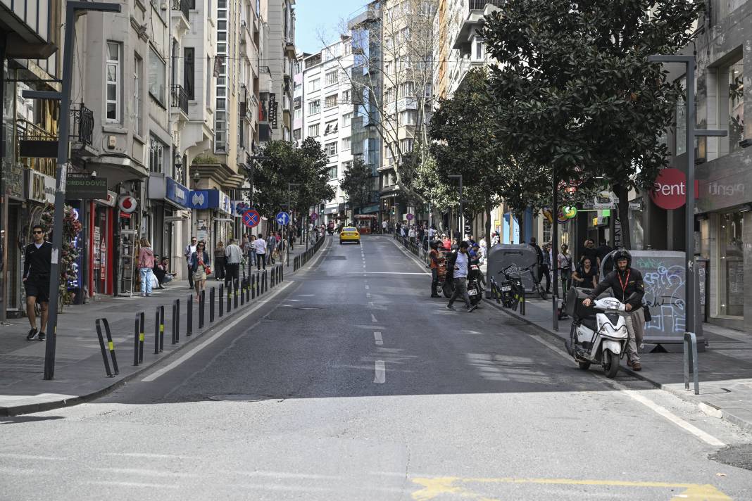 İstanbul'da seçim trafiği! Yollar boş kaldı. Yoğunluk 8’e düştü 1